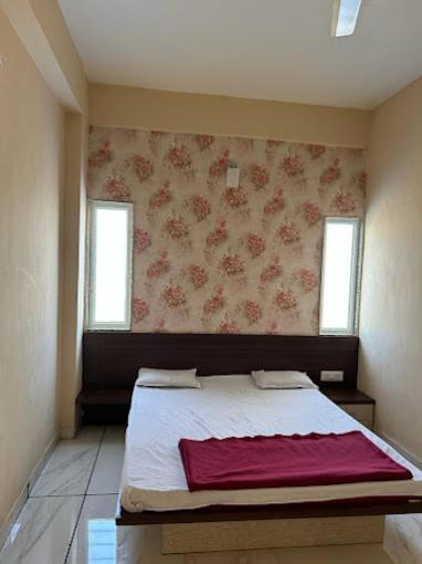 Swapnapurti Lodge, Akkalkot Akalkot Kültér fotó